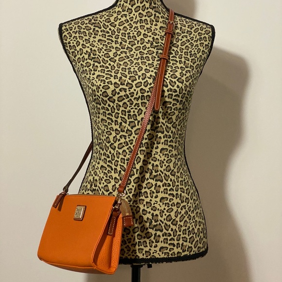 Dooney & Bourke crossbody bag - Picture 2 of 8
